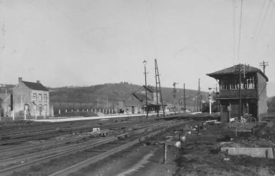 Warnant cabine de signalisation (block 10).jpg